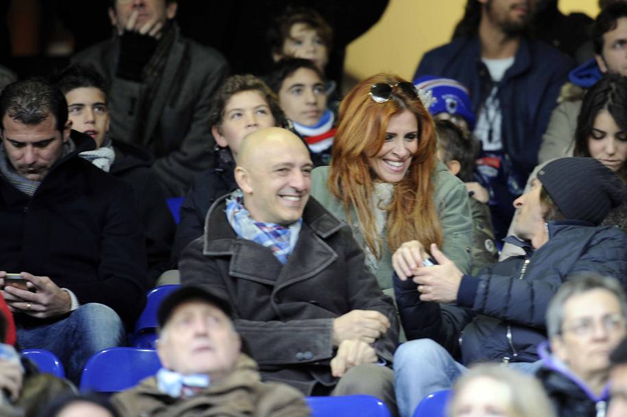 In tribuna anche la moglie di Mihajlovic e, a sinistra il connazionale e amico Dejan Stankovic. LaPresse